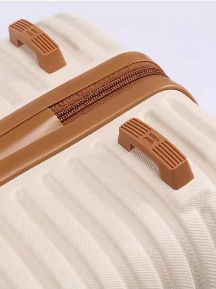 Original IT set of 3 travel bag luggage and suitcase / travelling gift bag