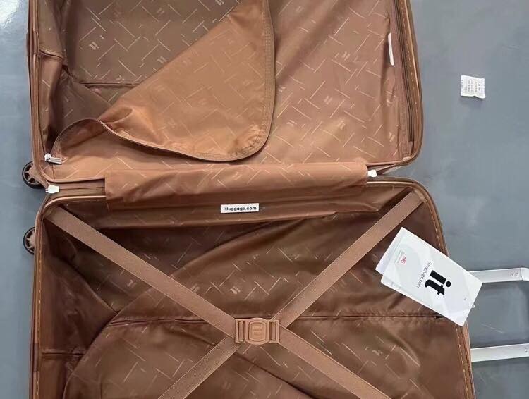 Original IT set of 3 travel bag luggage and suitcase / travelling gift bag