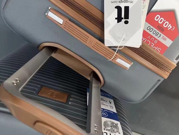 Original IT set of 3 travel bag luggage and suitcase / travelling gift bag